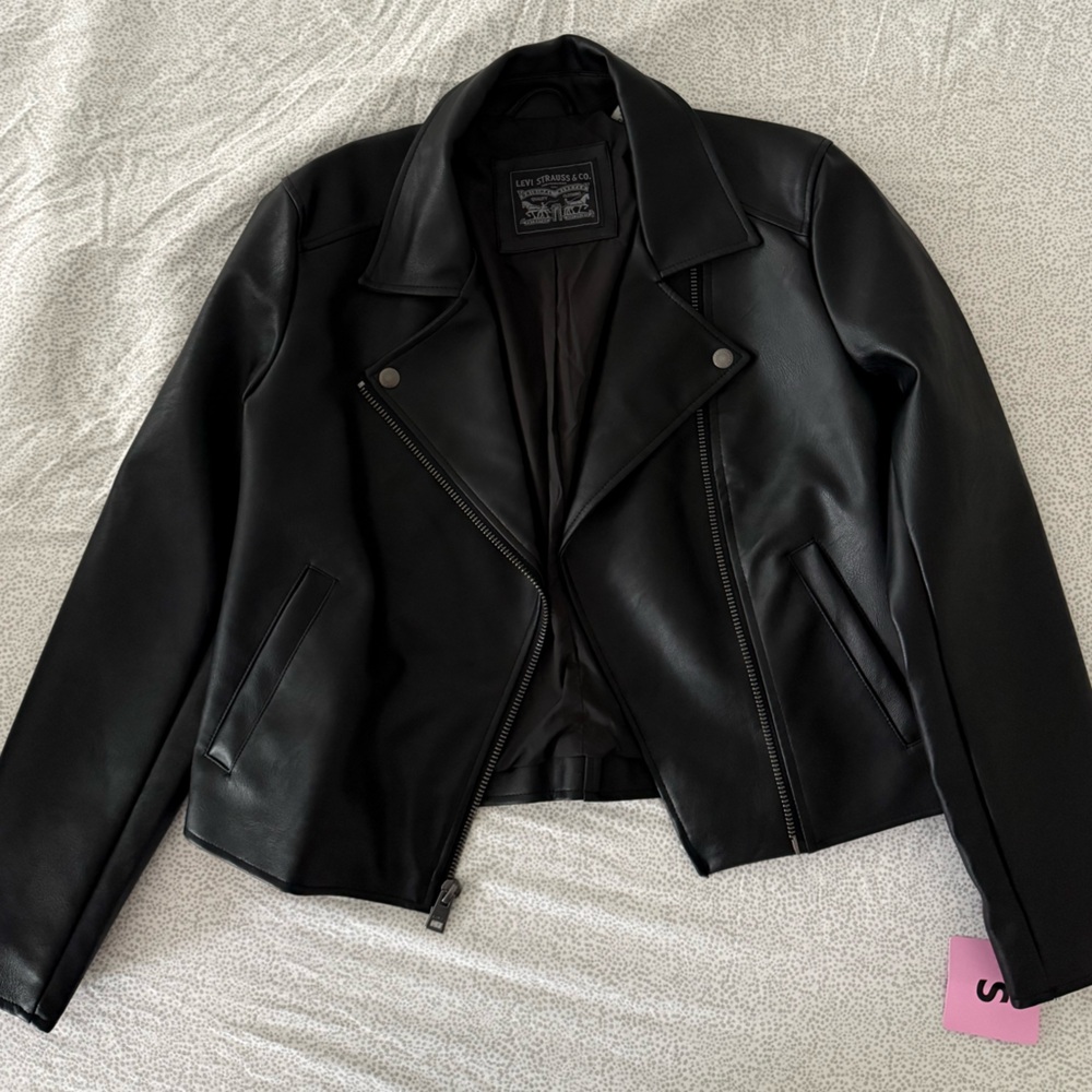 Levi's Women's Classic Black faux leather Jacket